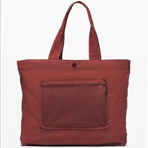 Lululemon Pack the Pocket tote